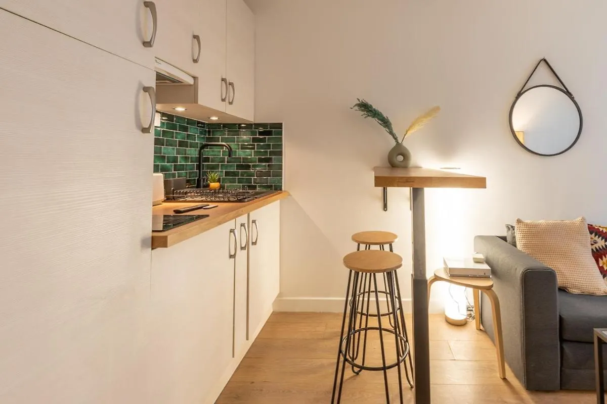 Cosy Parisian Flat Párizs